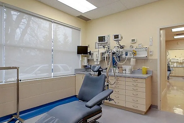 Surgical treatment room at the Waterloo oral surgery office